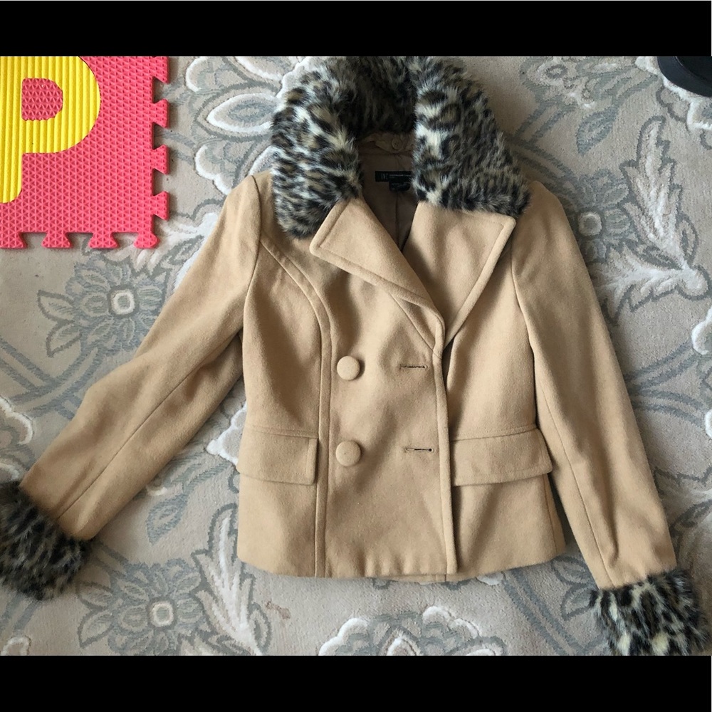 Beige coat with leopard print